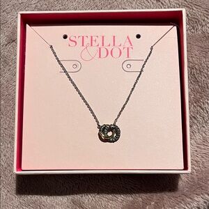 Stella & Dot Silver Delicate Interlock Pendant Necklace